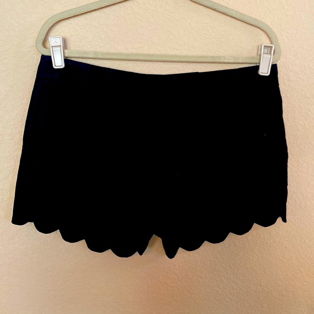 J crew black linen shorts, size 10, scalloped edge, worn only 1x